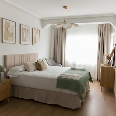 Housingleon San Isidoro アパート